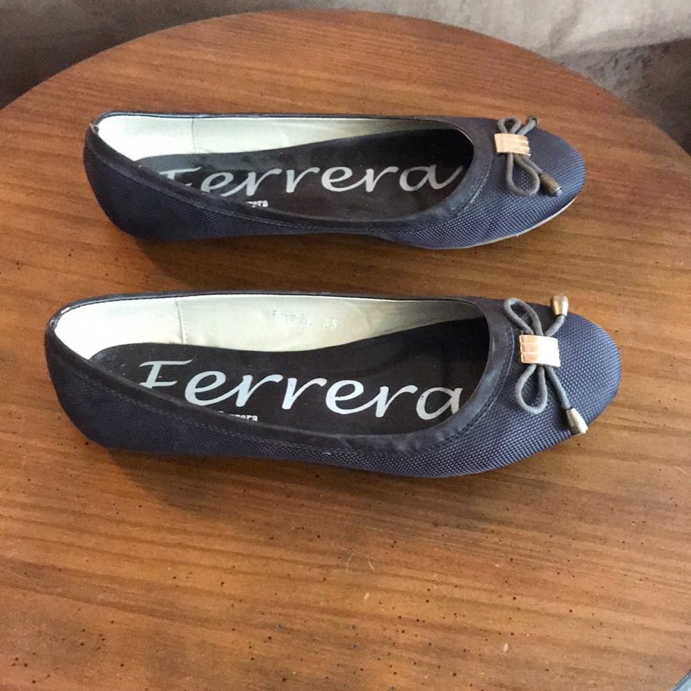 Shoes - Picture 4 of 4